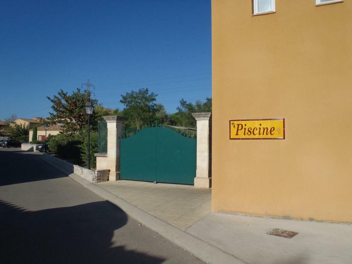 Appartement Dans La Residence Les Mazets De Camargue アルル エクステリア 写真