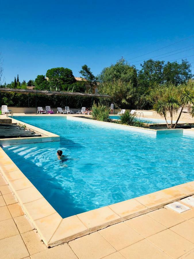 Appartement Dans La Residence Les Mazets De Camargue アルル エクステリア 写真